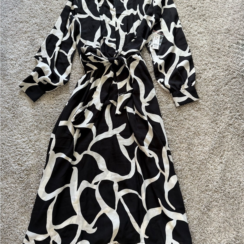 New York & Company Black and White Long Sleeve Dress